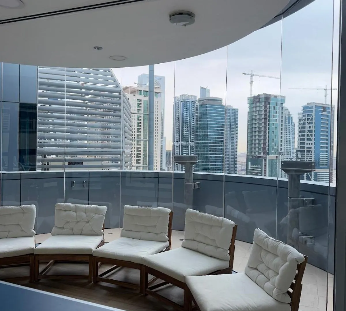 Luxurious 1Bdr Apt In Marina Dubai Apartment